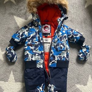 Canada Baby Boy’s blue down snowsuit ❄️ 3-6 months.